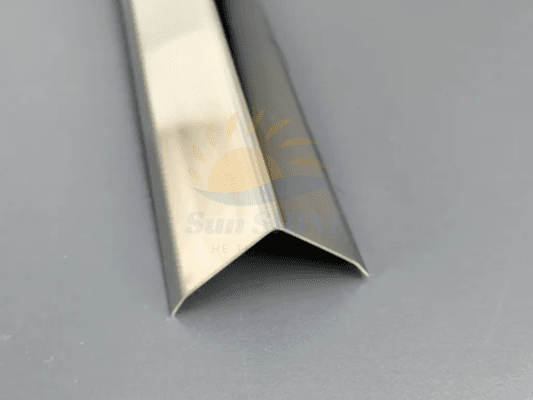 Nẹp inox góc tường là gì? Có những loại nẹp inox góc tường nào? 4 Nẹp Inox chữ V